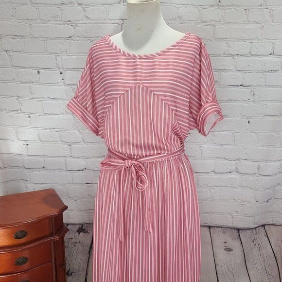 𝅺VINTAGE Unbranded Pink and White Stripe feels of a candy Striper - Picture 5 of 16